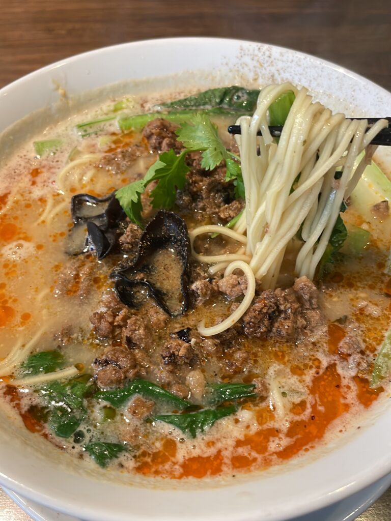細麺の担々麺イメージ