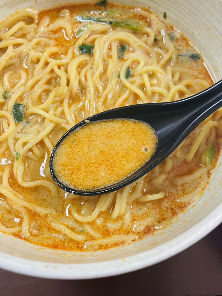 ローソン冷凍担々麺「阿吽(あうん)」